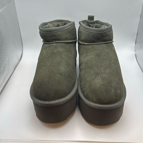 CUSHIONAIRE Hippy Womenβs Platform Ankle Bootsβ SIZE 9 OLIVE - Picture 2 of 7